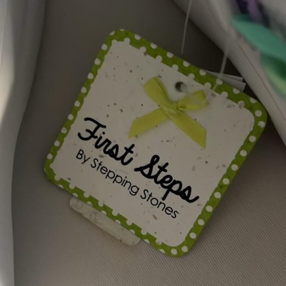 New First Steps Girls flower White Shoes Size 3 - Picture 4 of 12